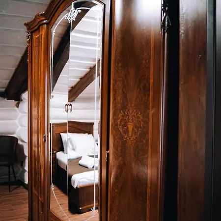 Tatova Hata Yablunytsya