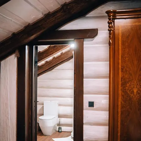 Tatova Hata Yablunytsya